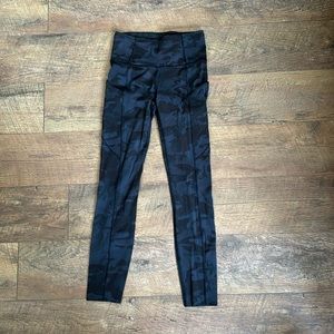 Lululemon leggings with pocket